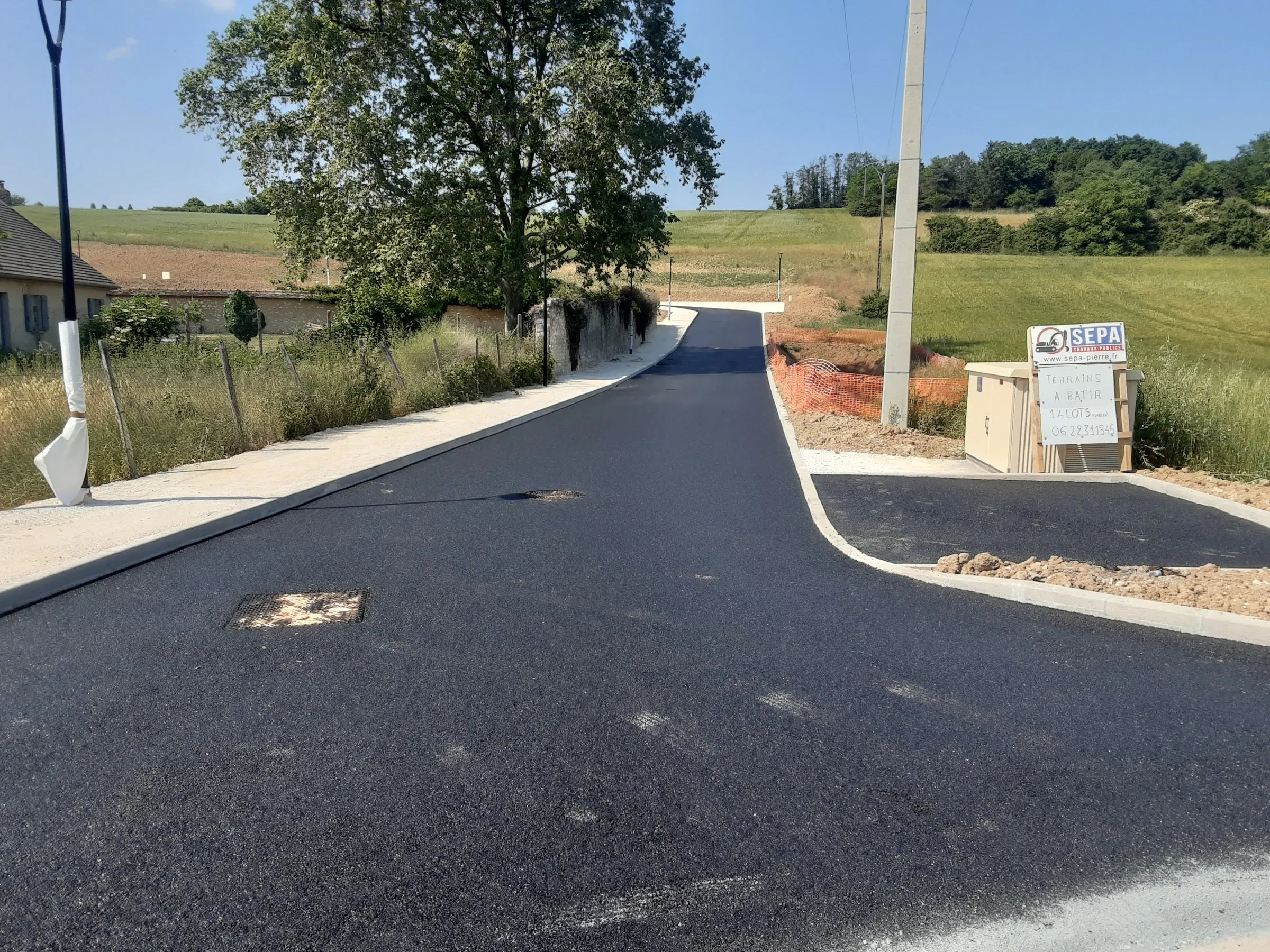 Salins : la voirie neuve du lotissement et les coffrets de raccordement